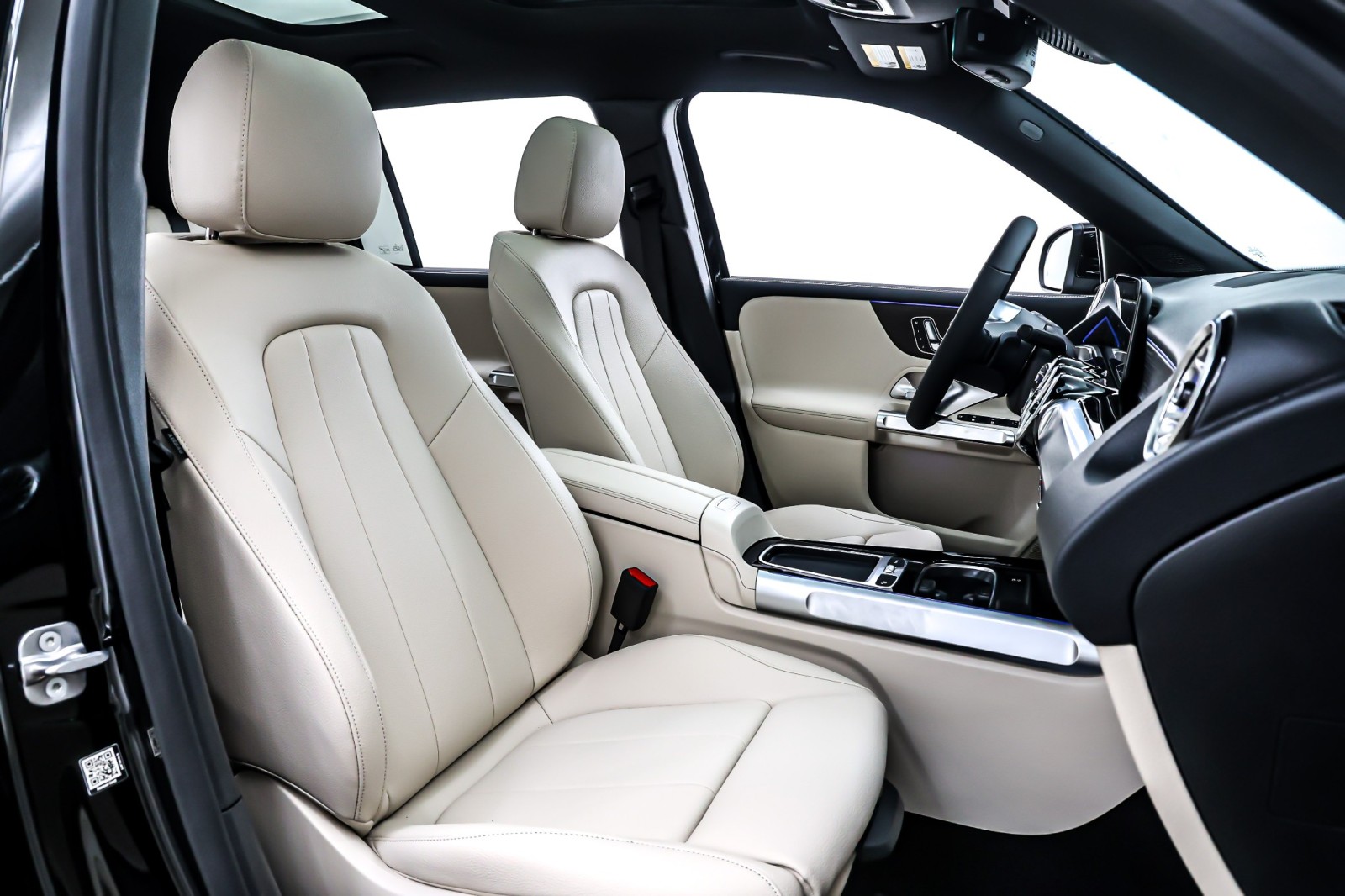 New 2026 Night Black Mercedes-Benz GLB 250 image 7