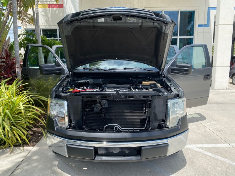 2010 Ford F-150 4 DR CREW XL LOW MILES 34,625 in , 