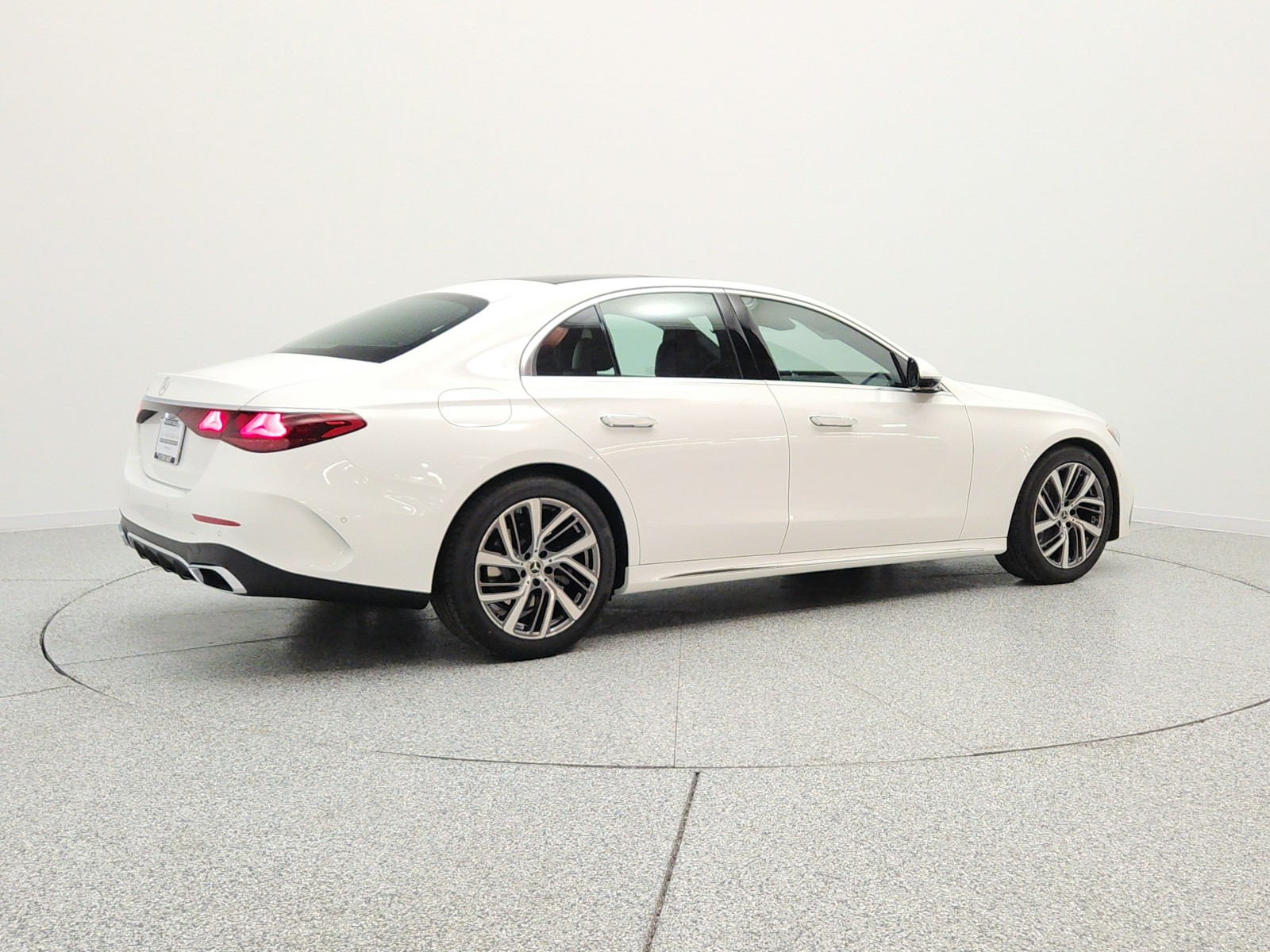 New 2026 Polar White Mercedes-Benz E 350 RWD Sedan image 5