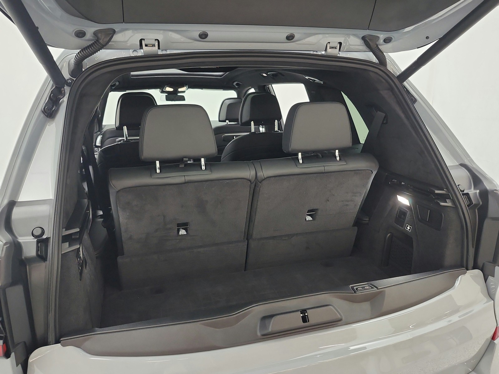 Used 2026 Brooklyn Grey Metallic BMW xDrive40i Sports Activity Vehicle image 22