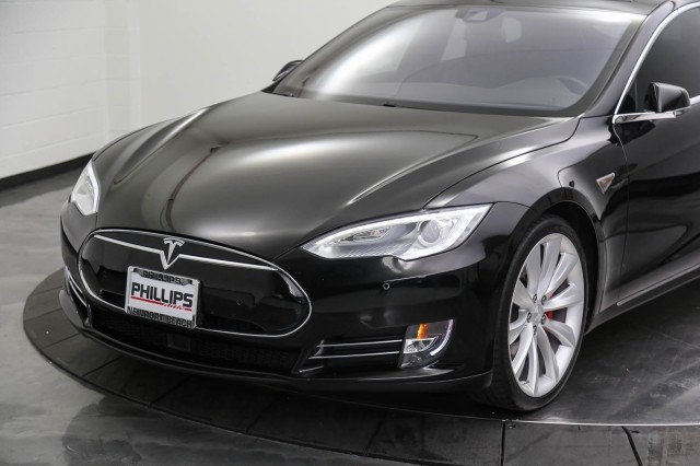 2016 Tesla Model S P90D 9
