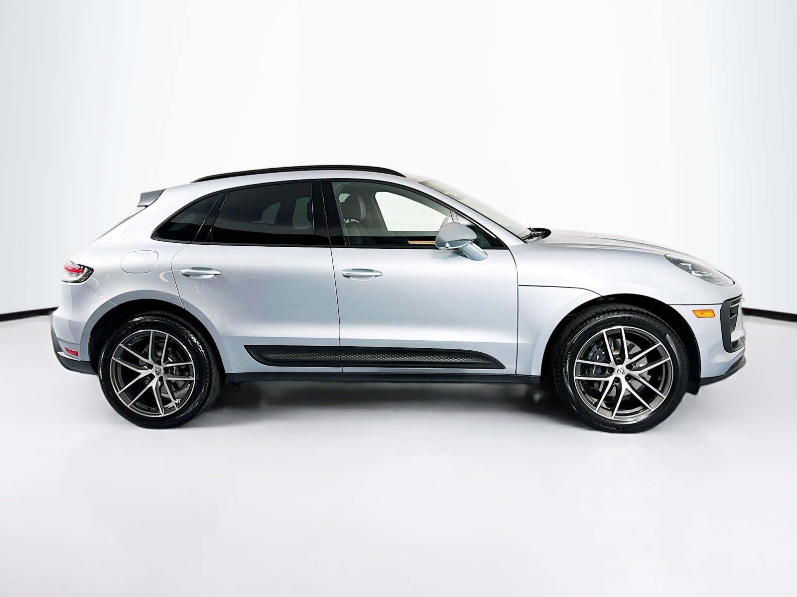 2024 Porsche Macan  4