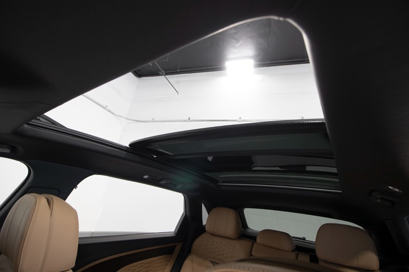 2024 Bentley Bentayga EWB Bentayga EWB Azure ($281,000 MSRP) *1-OWNER* in , 