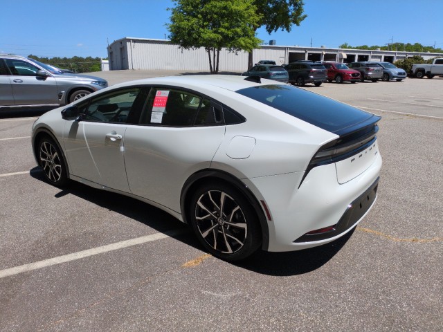 ToyotaPrius Plug-In Hybrid5