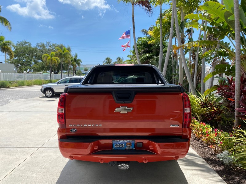2009 Chevrolet Avalanche LT PU LOW MILES 58,696 in ,