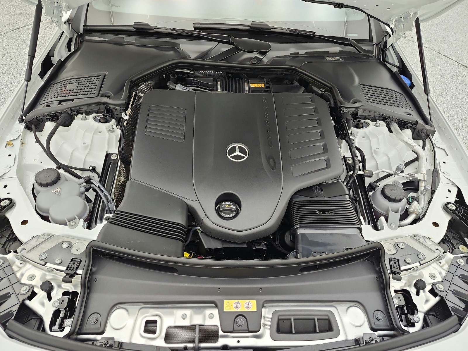 New 2027 Polar White Mercedes-Benz CLE 450 4MATIC® Cabriolet image 12