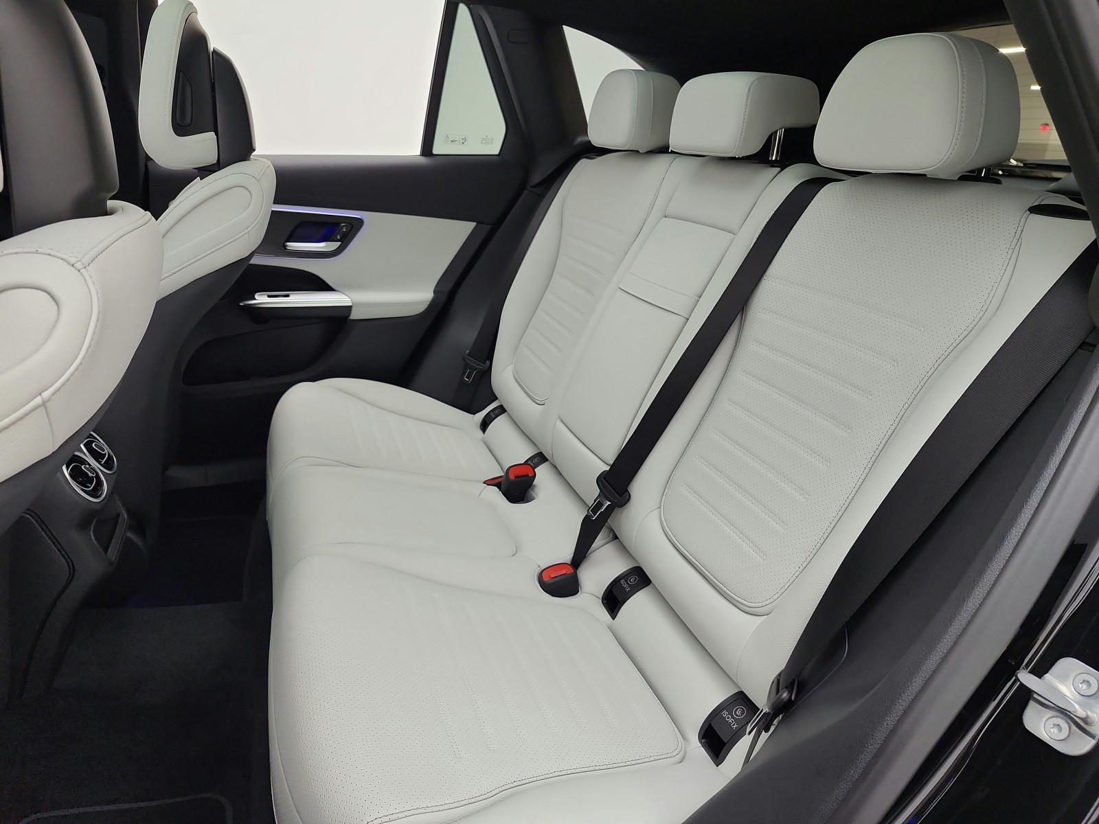 New 2027 Obsidian Black Metallic Mercedes-Benz GLC 300 SUV image 11