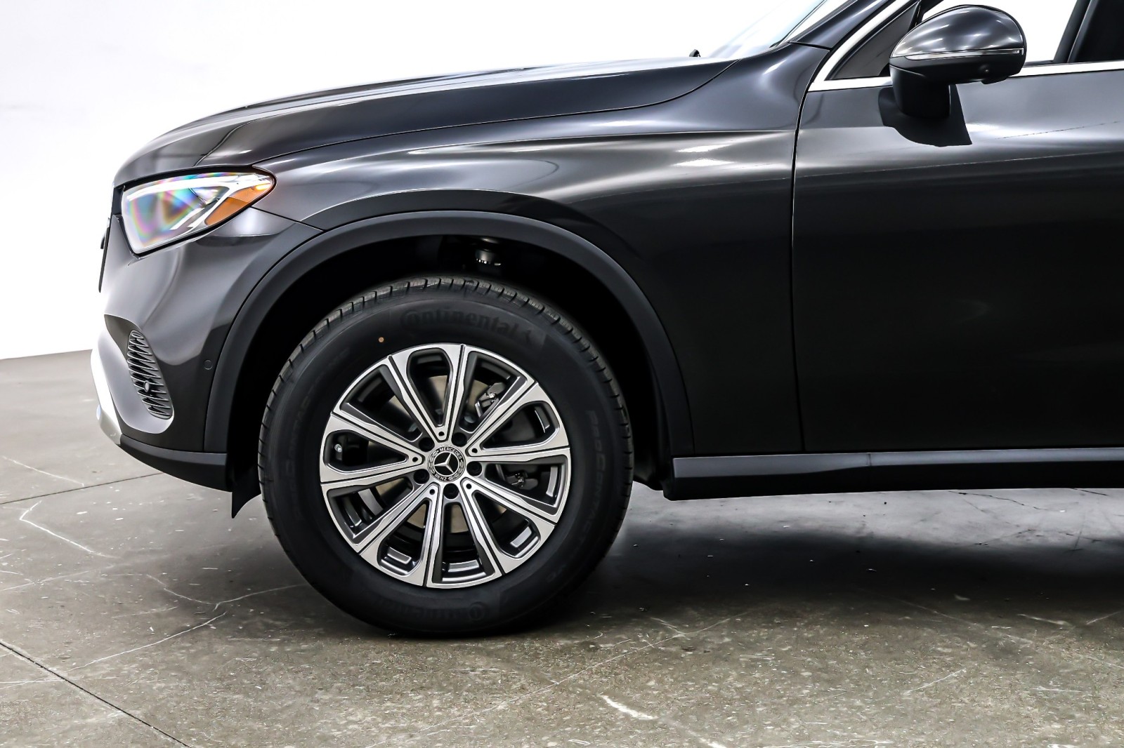 New 2026 Graphite Grey Metallic Mercedes-Benz GLC 300 image 10