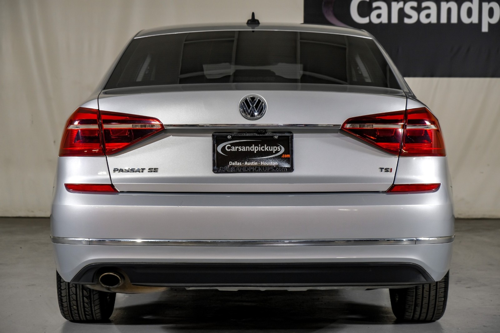 2017 Volkswagen Passat 1.8T SE 9