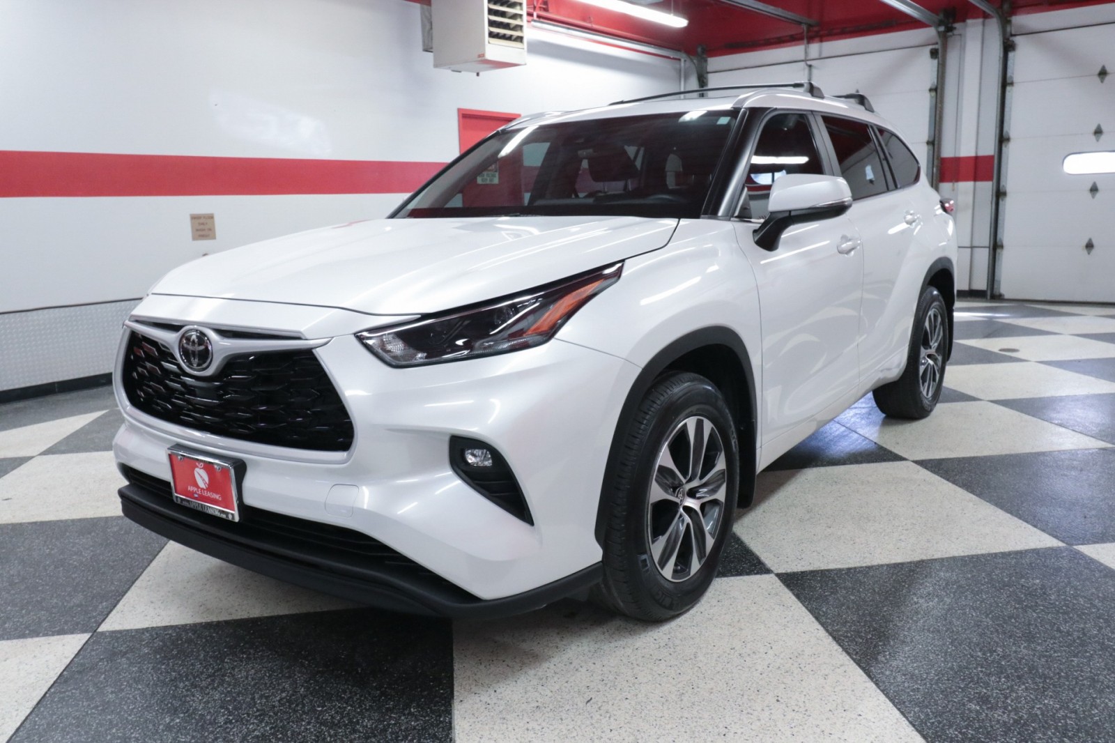 Used Car 2023 Toyota Highlander  Xle For Sale Under $40,000 In Austin, Texas