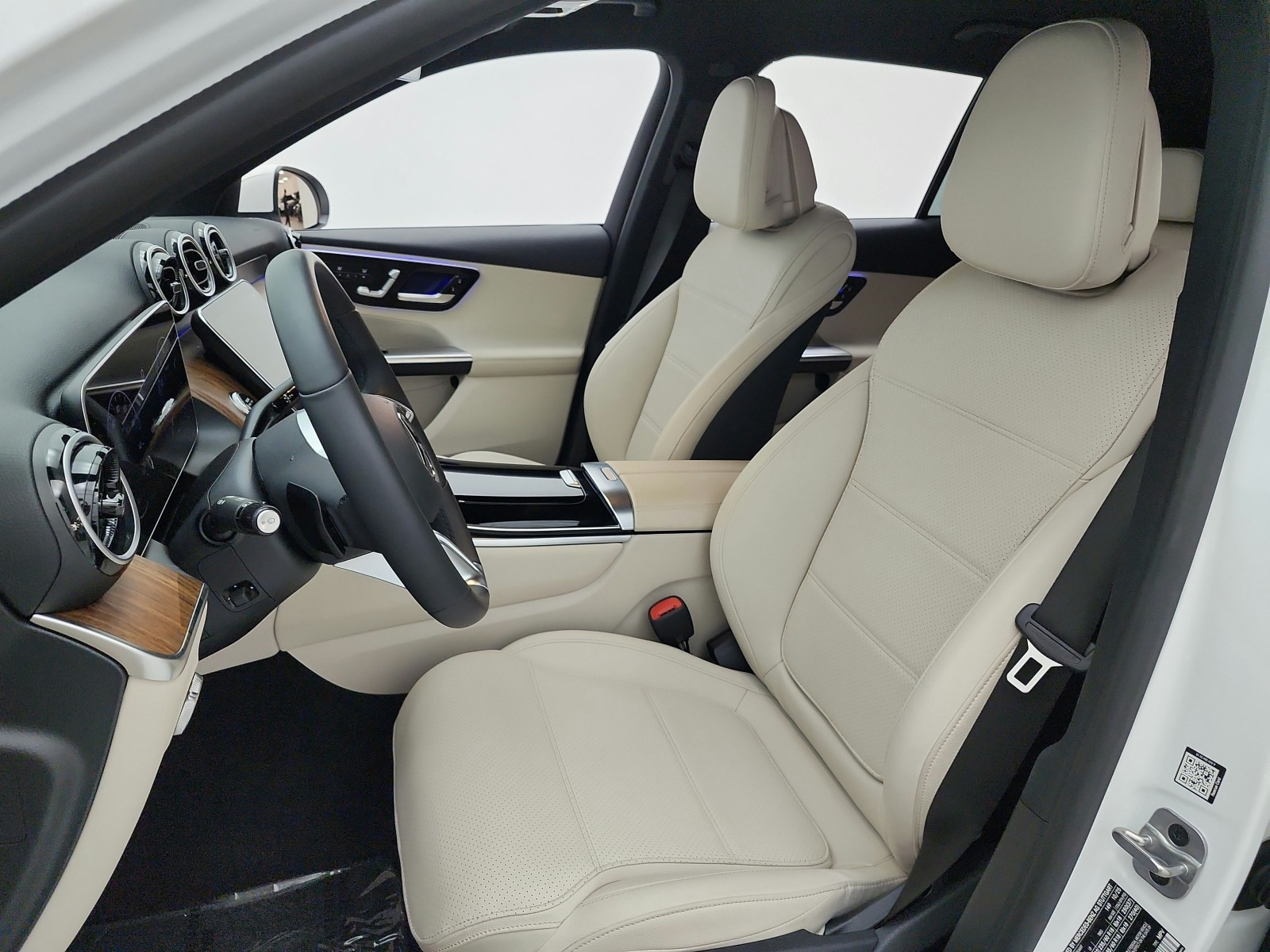 Certified Used 2026 Polar White Mercedes-Benz GLC 300 SUV image 15