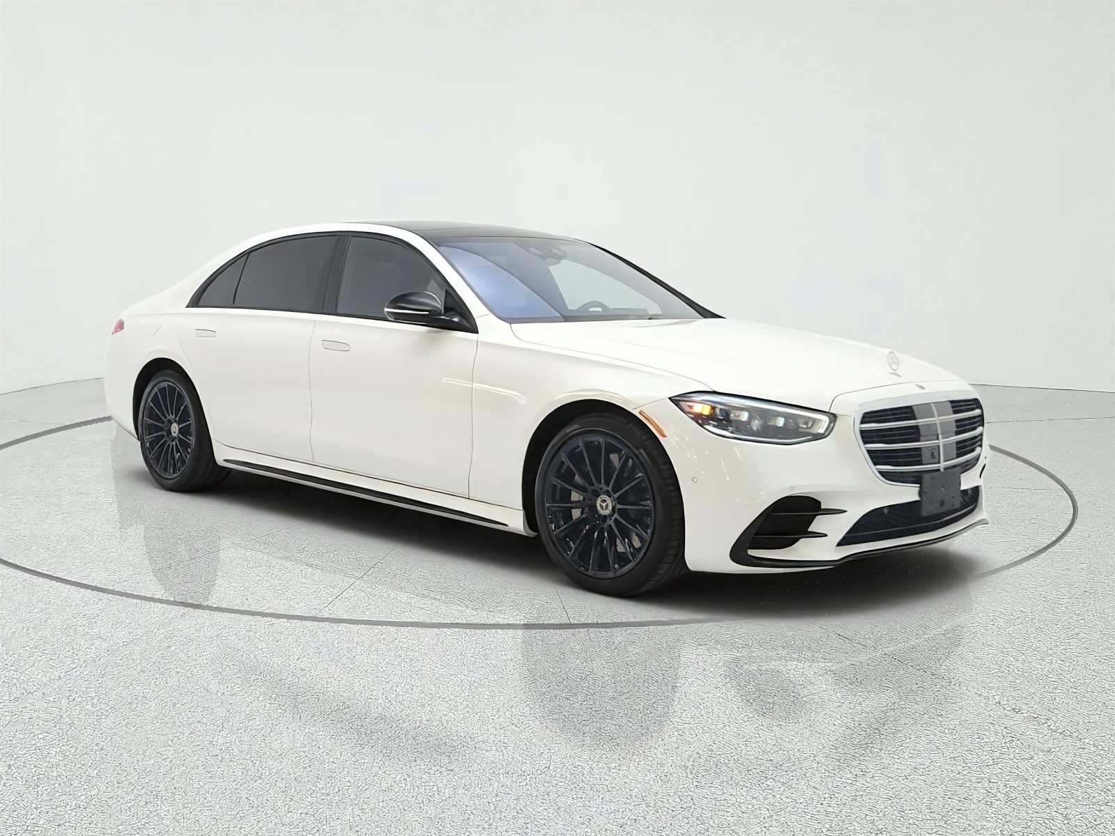 Certified Used 2023 MANUFAKTUR Diamond White Mercedes-Benz S 500 4MATIC® Sedan image 3