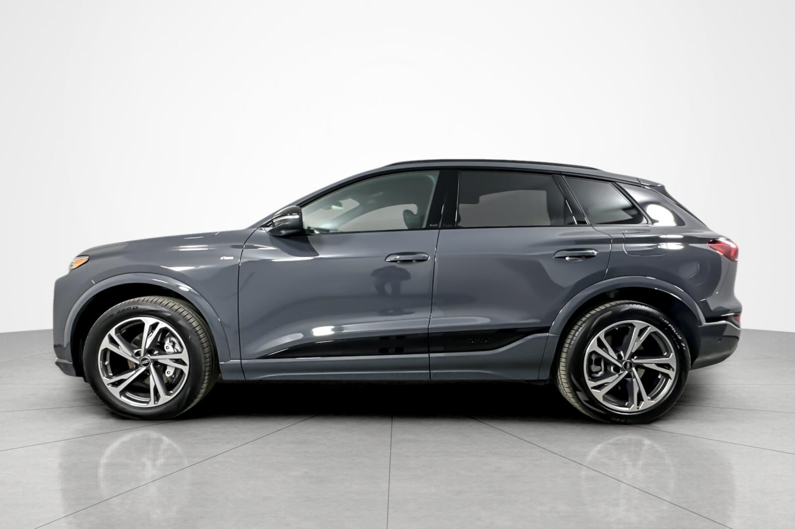 New 2027 Magnet Gray Audi Premium Plus quattro image 3
