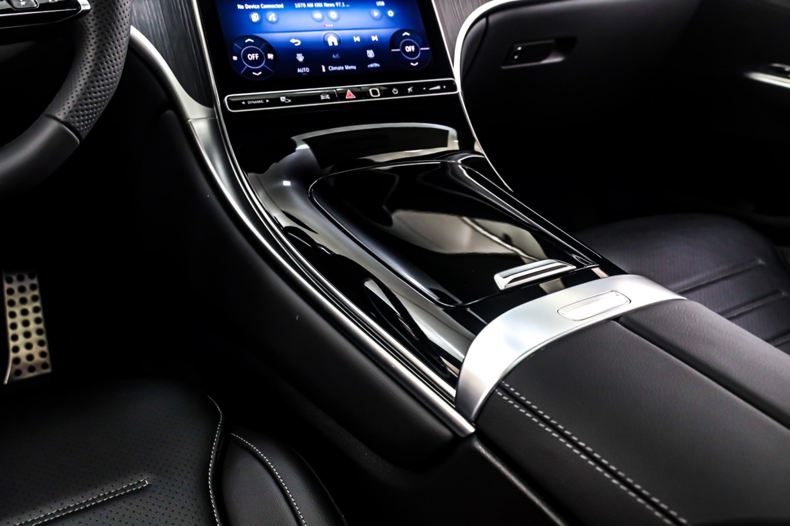 New 2026 Polar White Mercedes-Benz GLC 300 image 6