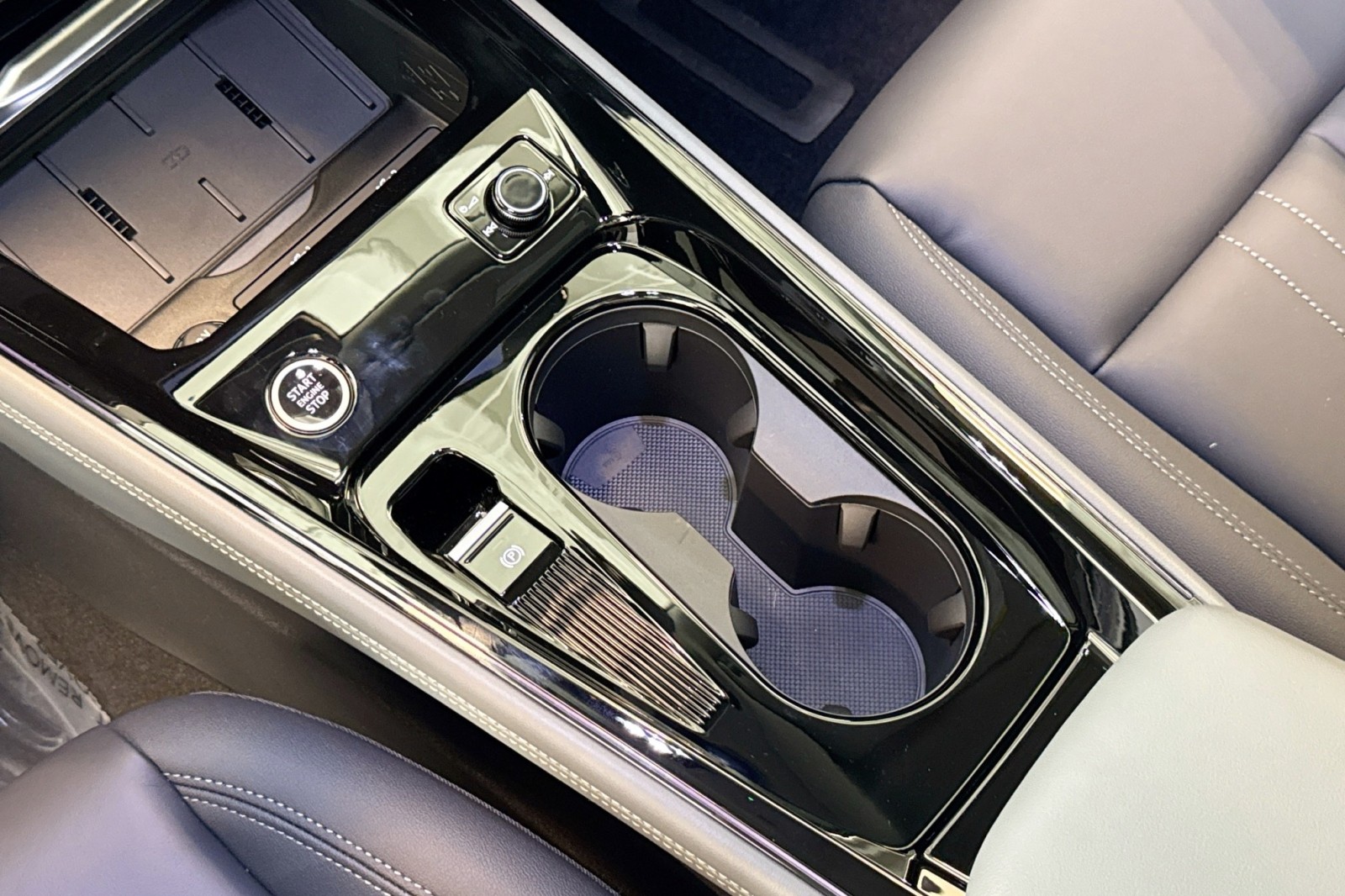 New 2026 Daytona Gray Pearl Effect Audi S line image 18