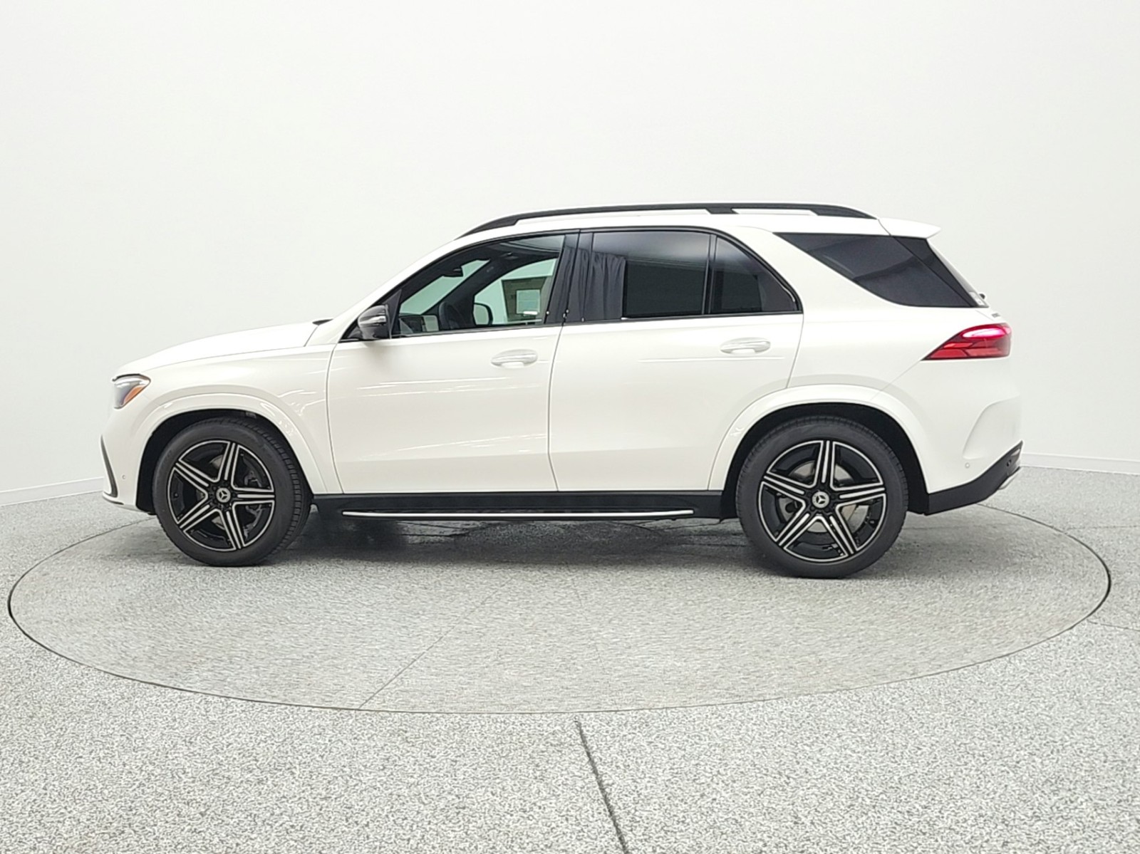New 2026 Polar White Mercedes-Benz GLE 450 4MATIC® SUV image 8