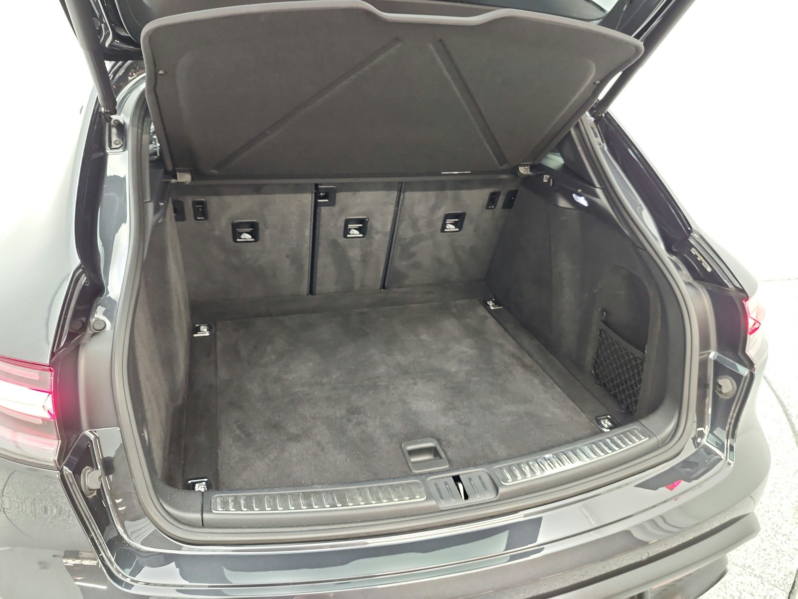 Used 2023 Volcano Grey Metallic Porsche S AWD image 23