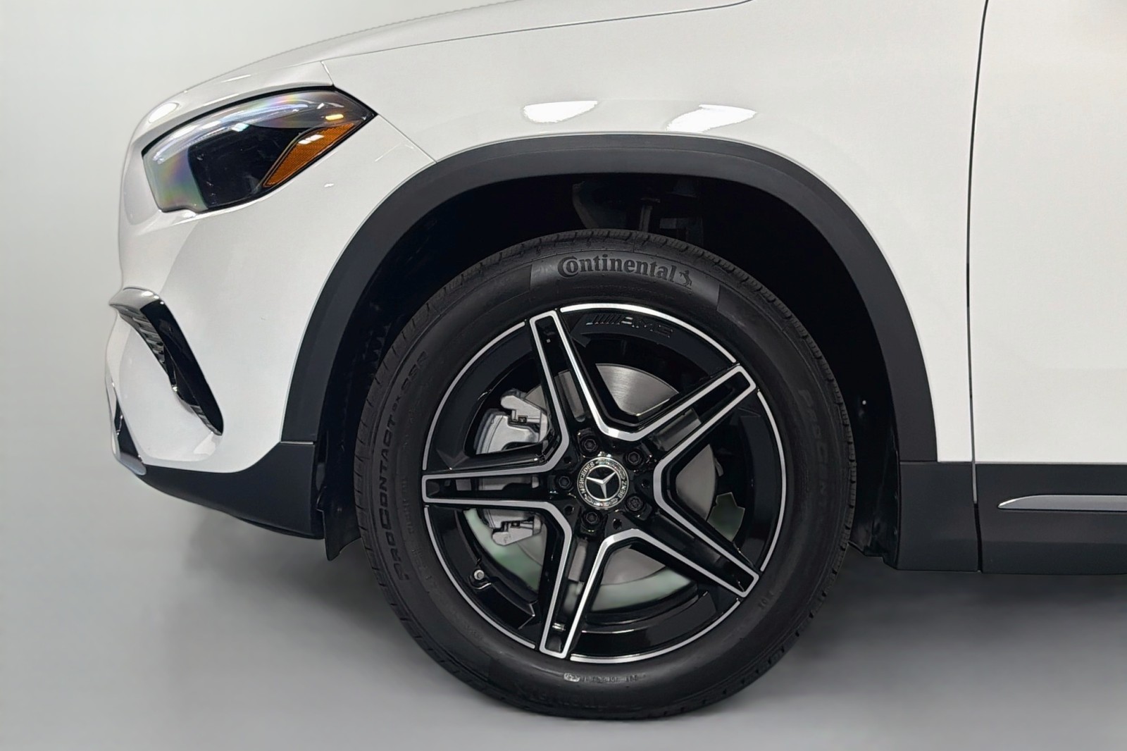 New 2026 Polar White Mercedes-Benz GLA 250 SUV image 9