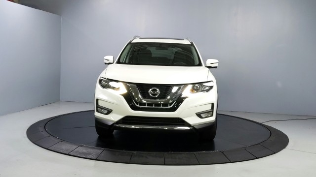 2017 Nissan Rogue SV 2