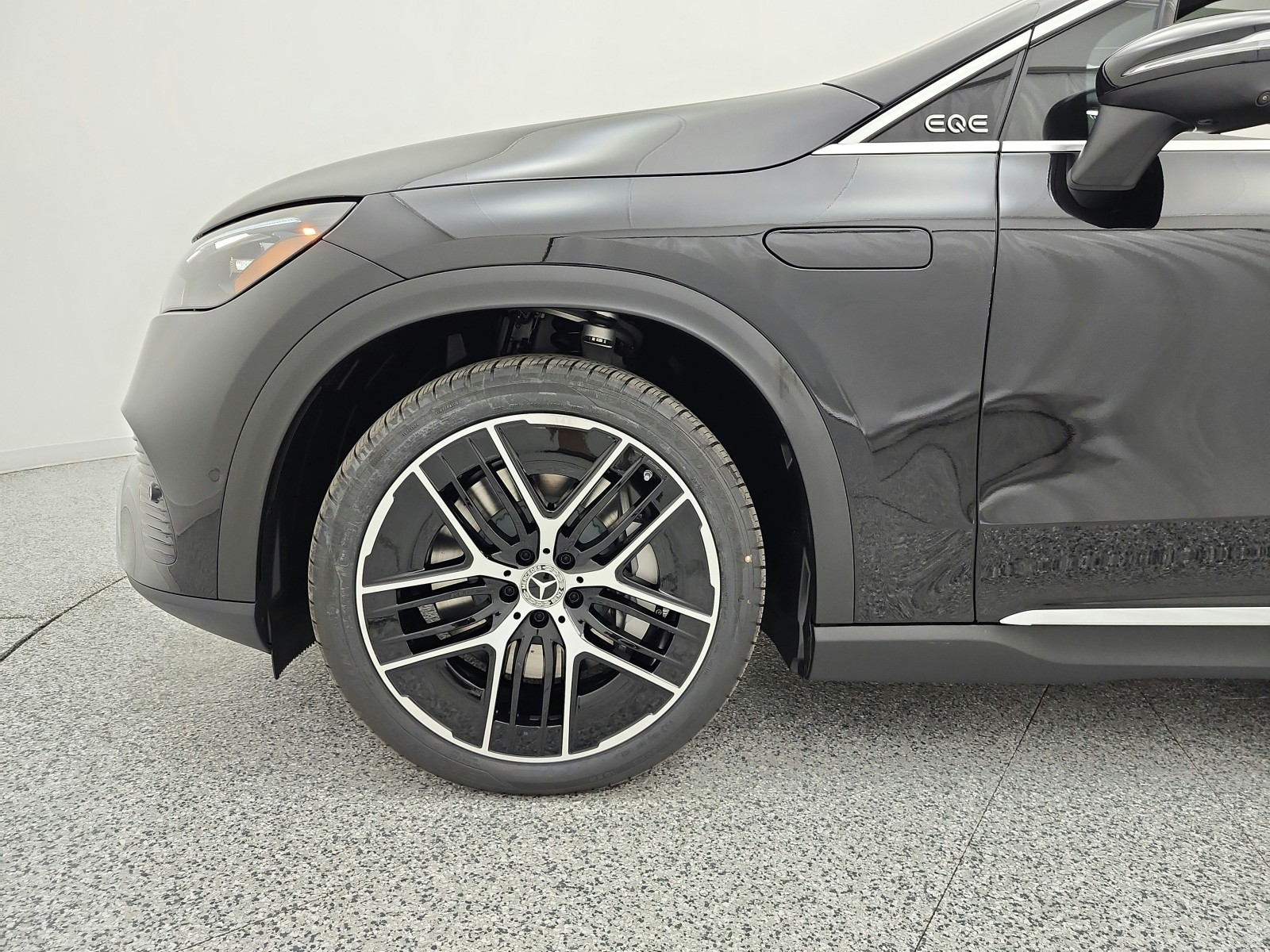 New 2027 Black Mercedes-Benz EQE 320+ SUV image 12
