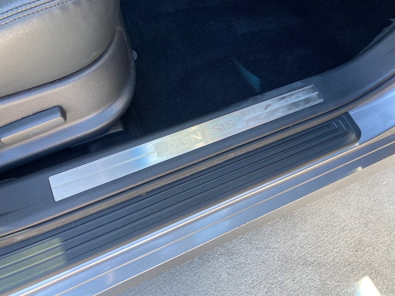 2012 Hyundai Genesis 3.8L SUNROOF PREM PKG in , 