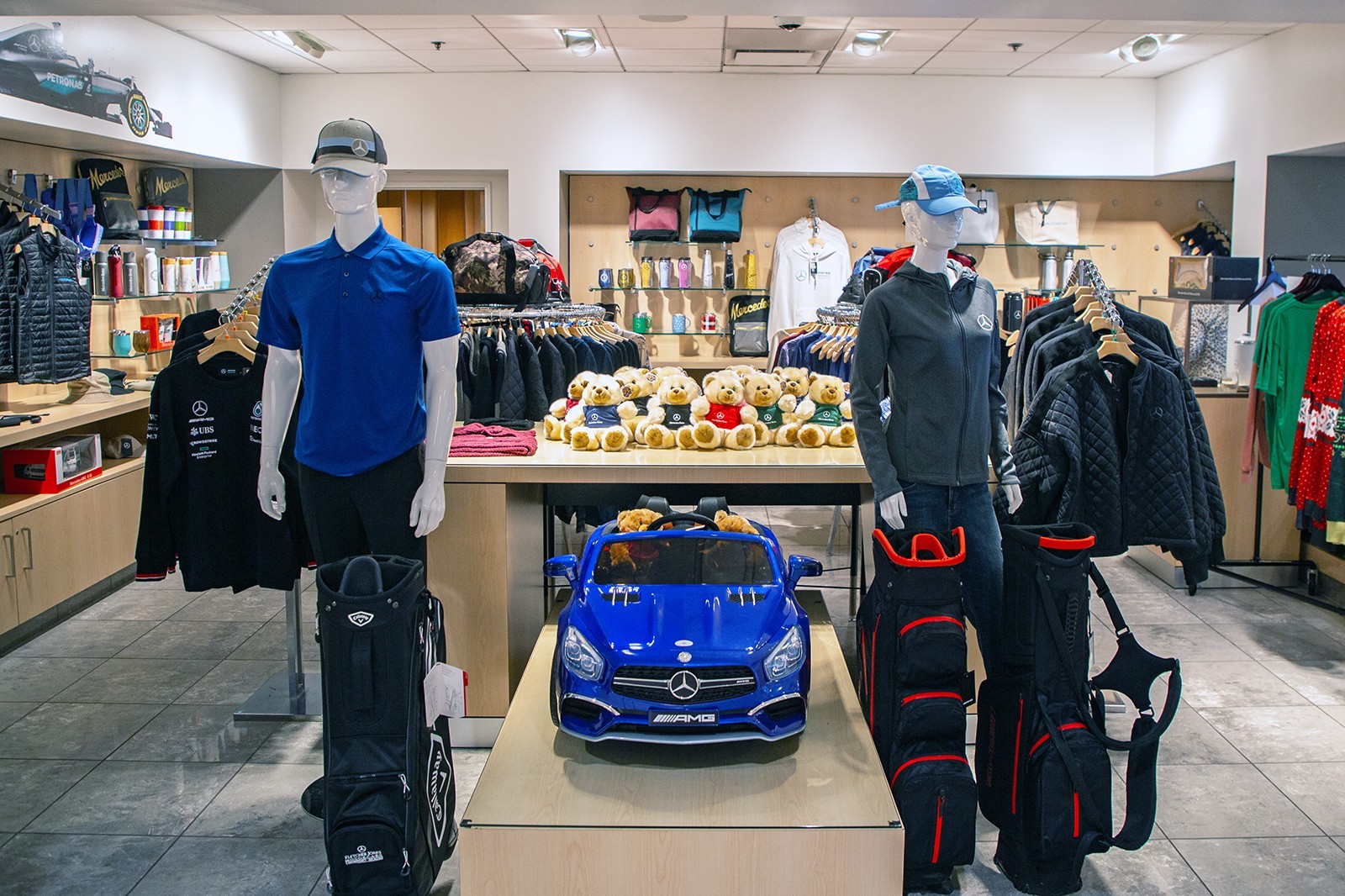 Used 2023 Polar White Mercedes-Benz GLB 250 image 31