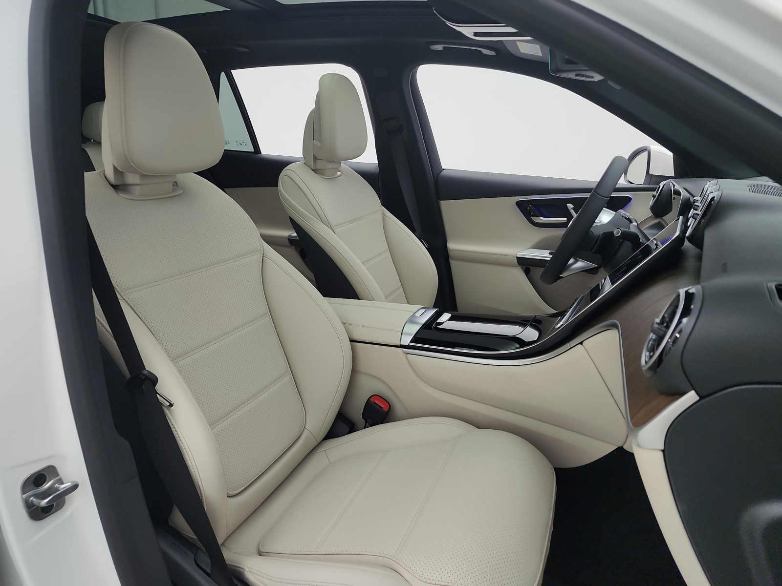New 2026 Polar White Mercedes-Benz GLC 300 image 17