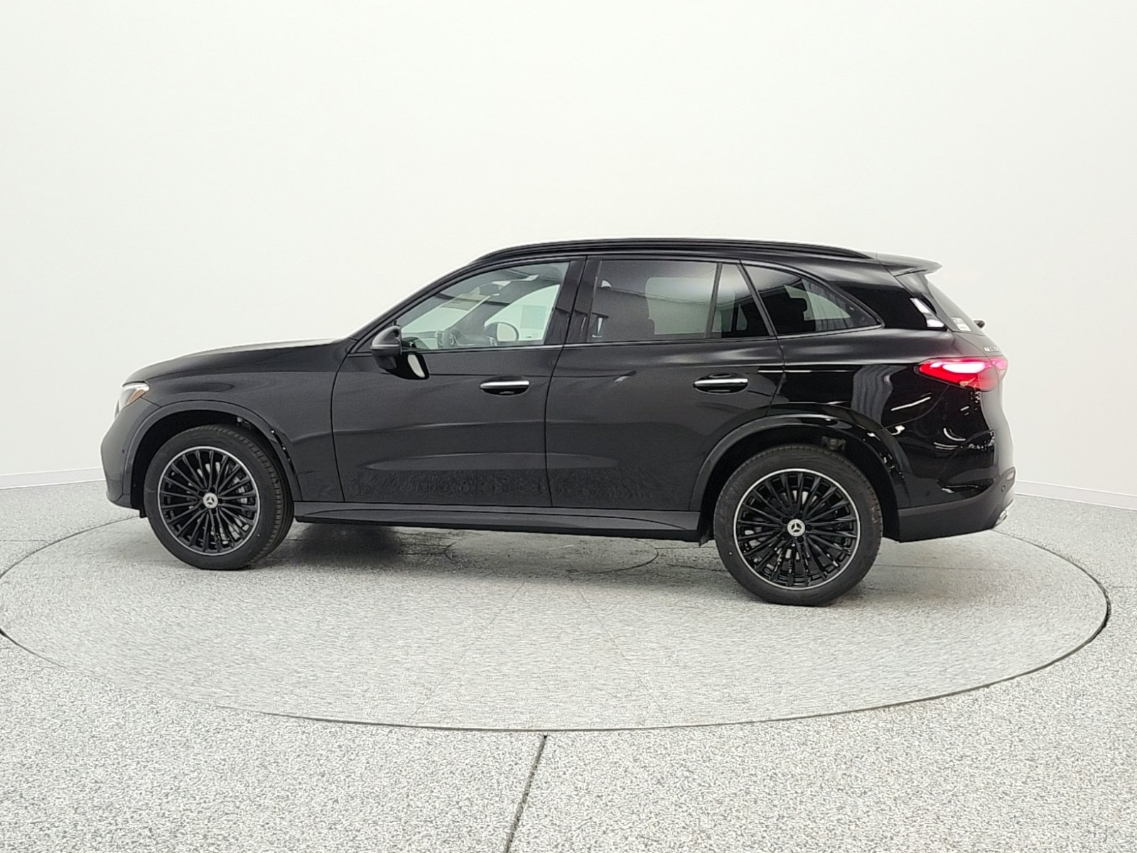 New 2026 Black Mercedes-Benz GLC 300 image 8