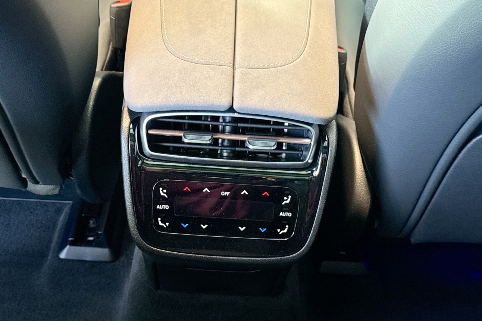 New 2026 MANUFAKTUR Alpine Grey Mercedes-Benz EQS 400 4MATIC® SUV image 23