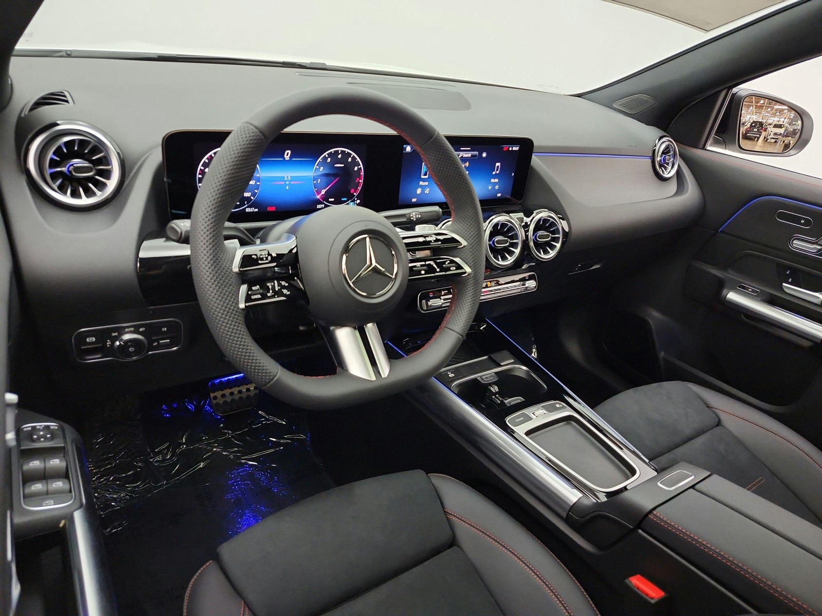 New 2026 Polar White Mercedes-Benz GLA 250 SUV image 9