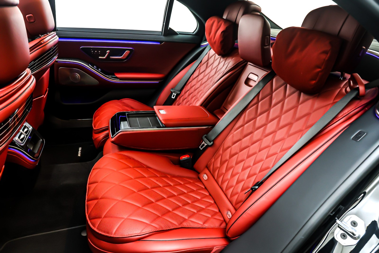 New 2026 Obsidian Black Metallic Mercedes-Benz S 580 image 8