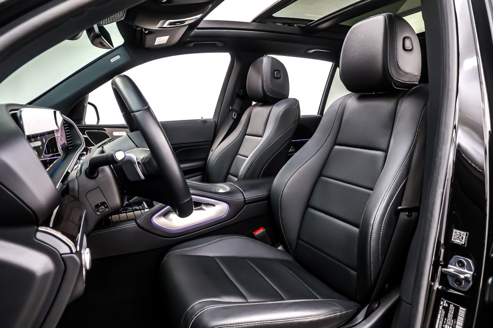 Certified Used 2024 Obsidian Black Metallic Mercedes-Benz GLE 450 4MATIC® SUV image 19