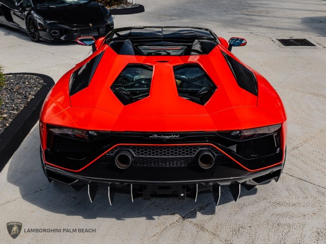 Lamborghini Aventador