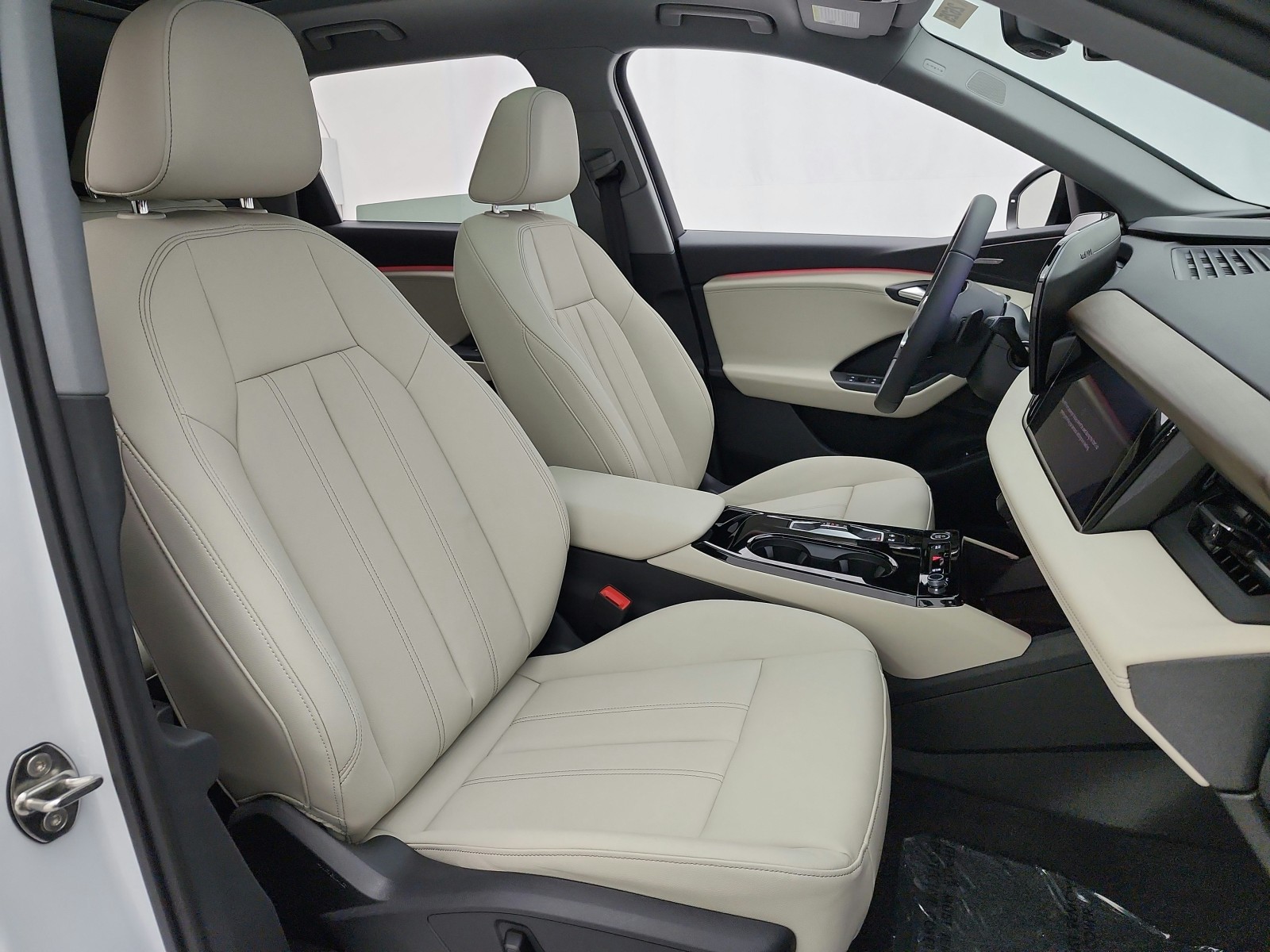 New 2027 Glacier White Metallic Audi Premium Plus quattro image 14