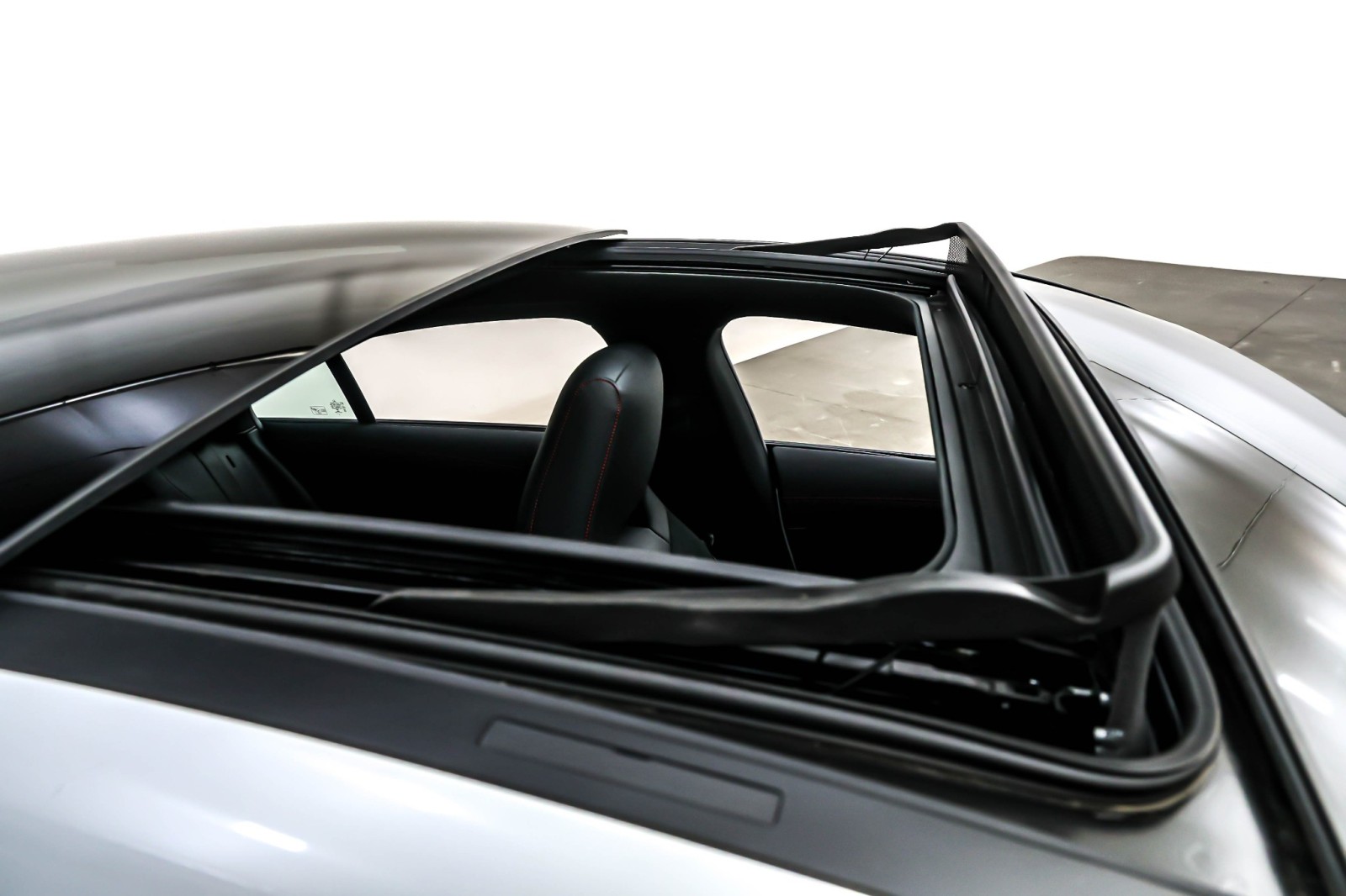 Used 2023 Digital White Metallic Mercedes-Benz CLA 250 Coupe image 22