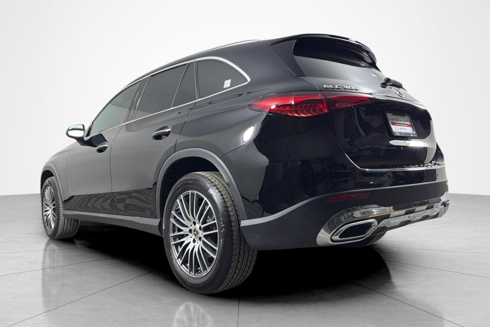 Used 2025 Black Mercedes-Benz GLC 300 SUV image 3