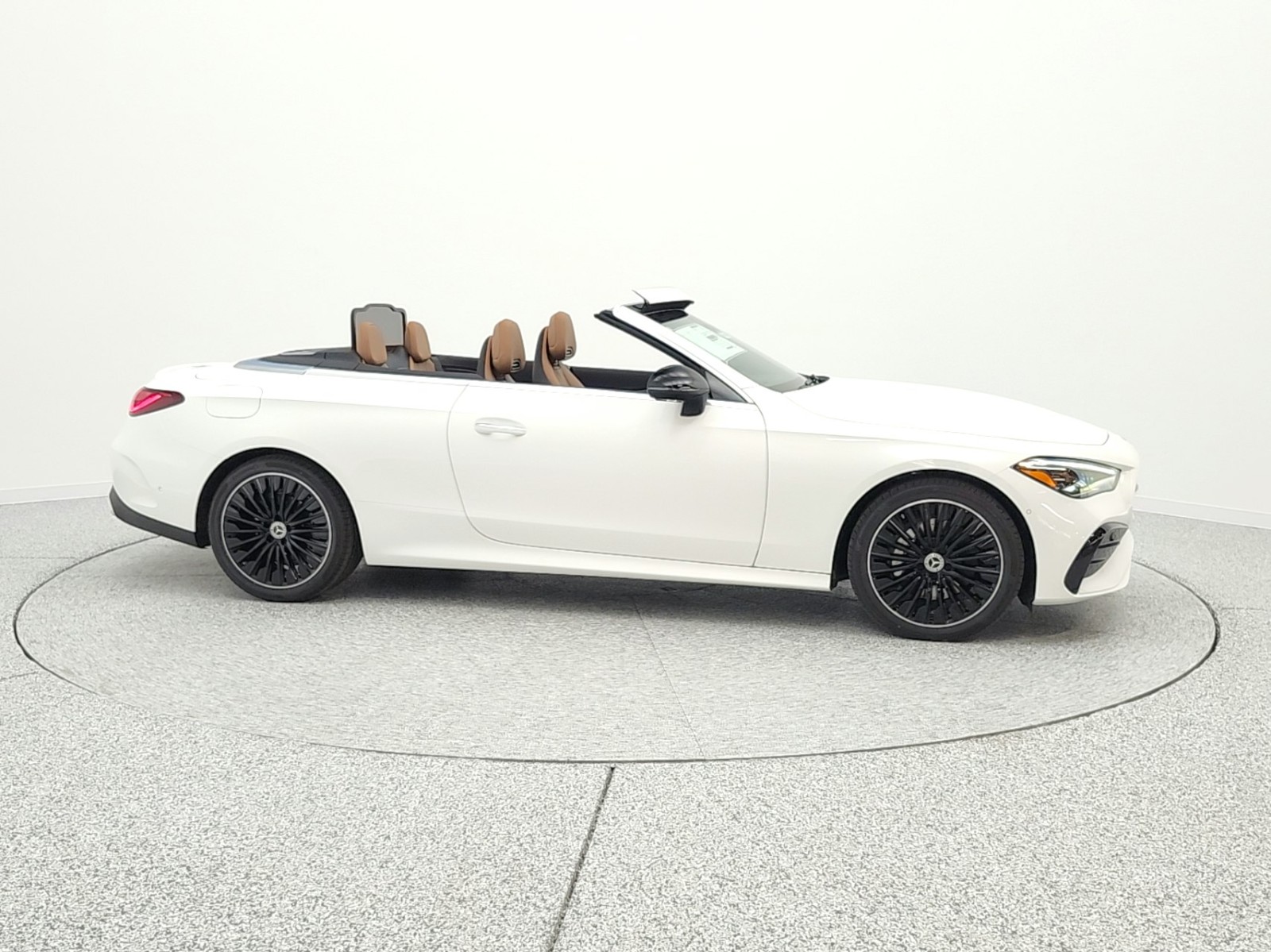 New 2026 Polar White Mercedes-Benz CLE 300 image 4