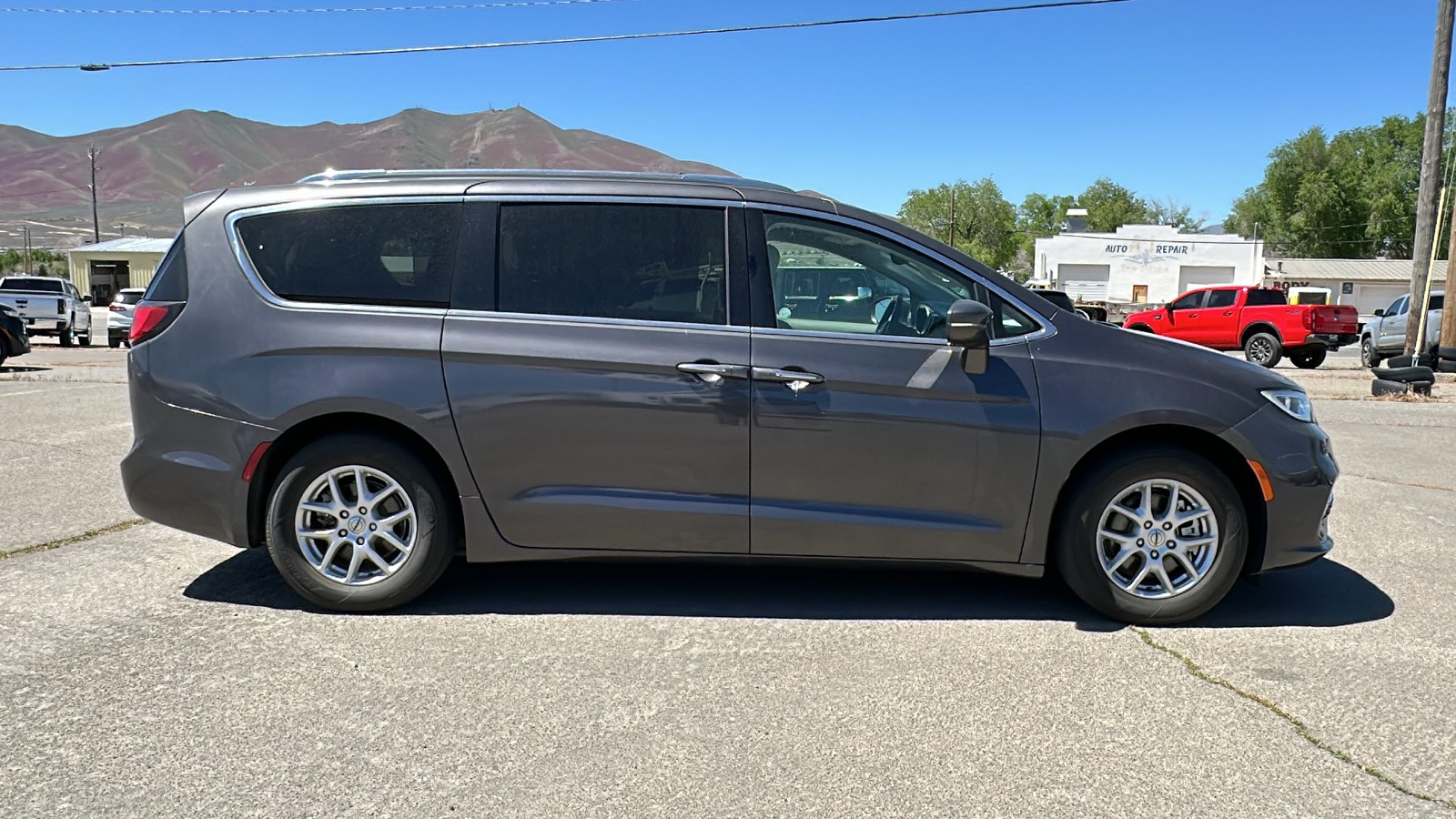 2021 Chrysler Pacifica Touring L 2