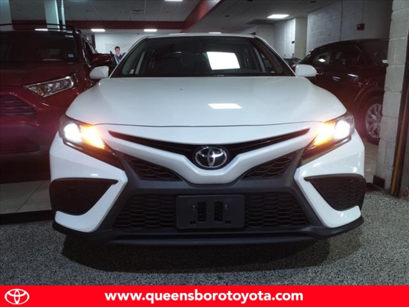 Used 2021 Toyota Camry SE with VIN 4T1G11AK6MU489984 for sale in Woodside, NY