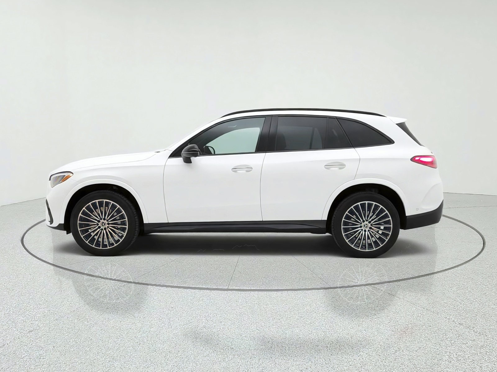New 2027 Polar White Mercedes-Benz GLC 300 SUV image 8