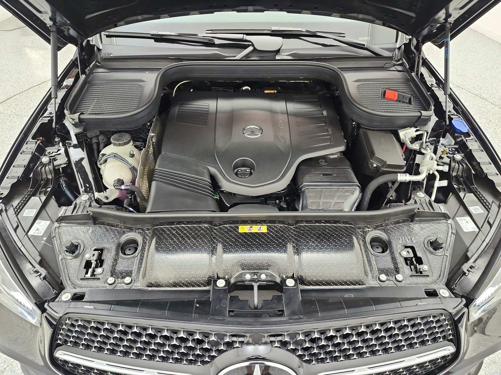 New 2026 Black Mercedes-Benz GLE 450 4MATIC® SUV image 12