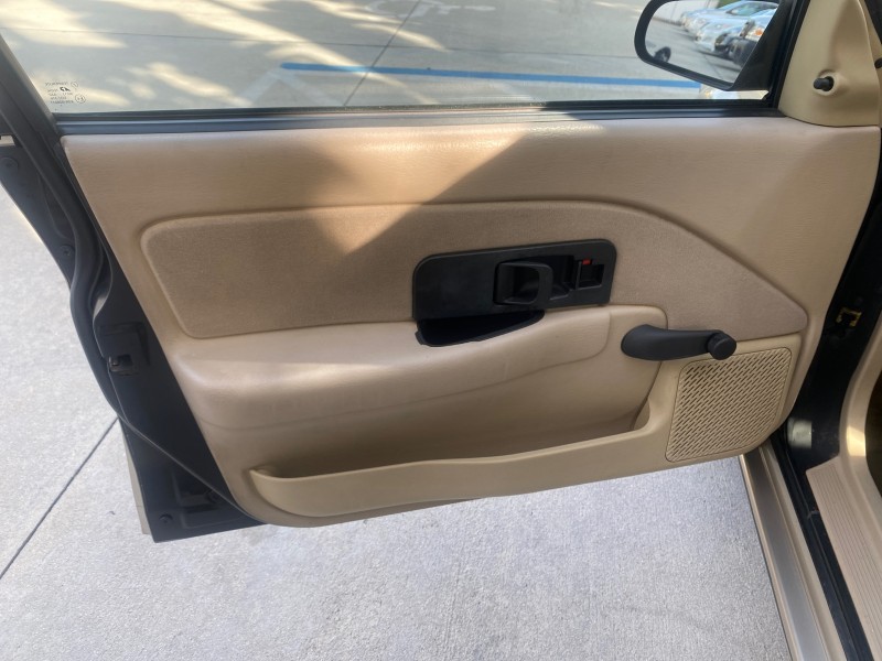 1995 Saturn SL LOW MILES 70,805 in ,