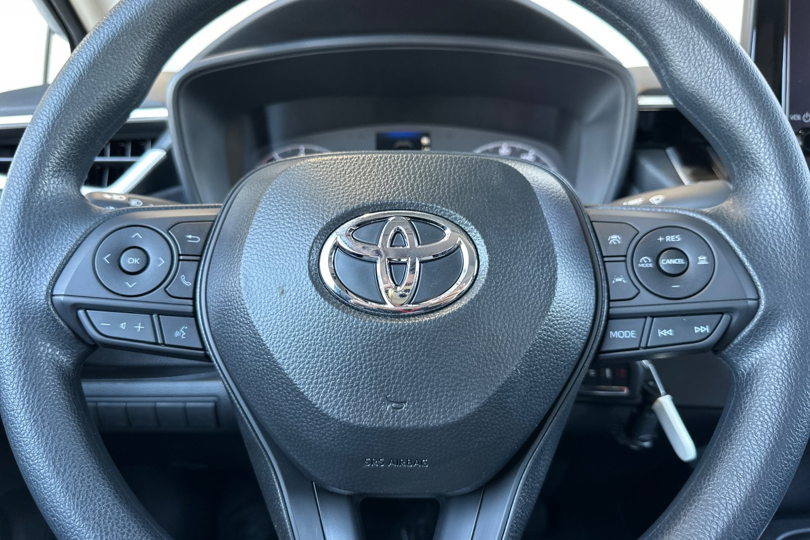 2025 Toyota Corolla LE photo 19