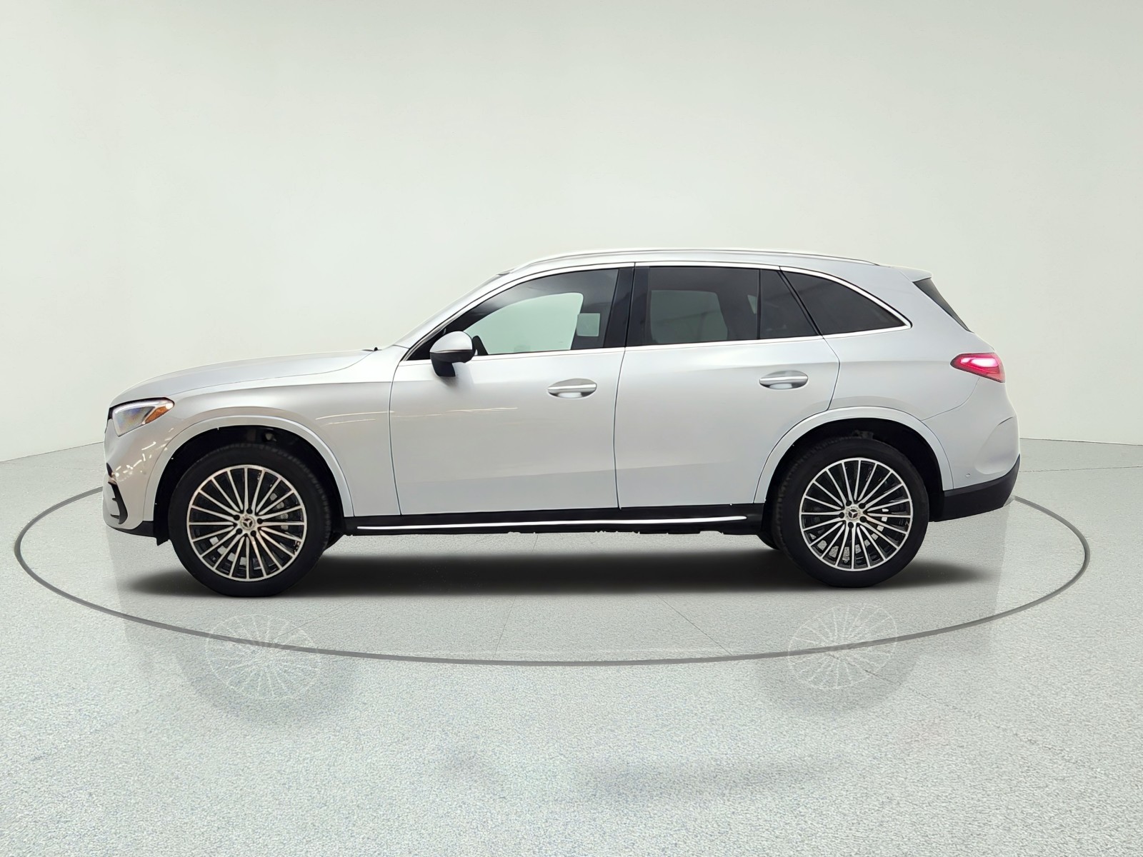 New 2026 Cirrus Silver Metallic Mercedes-Benz GLC 300 SUV image 8
