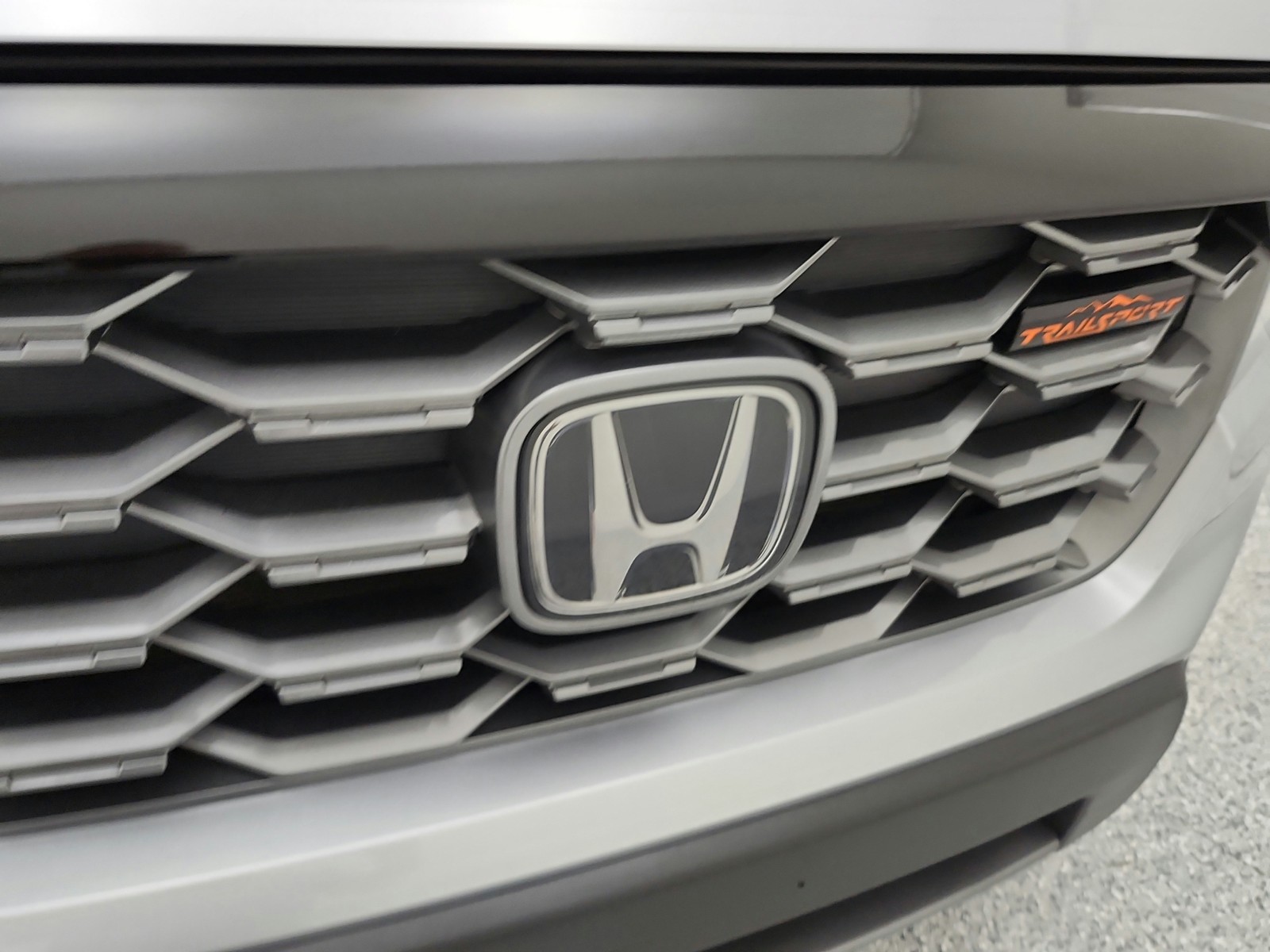 Used 2022 Lunar Silver Metallic Honda TrailSport AWD image 33