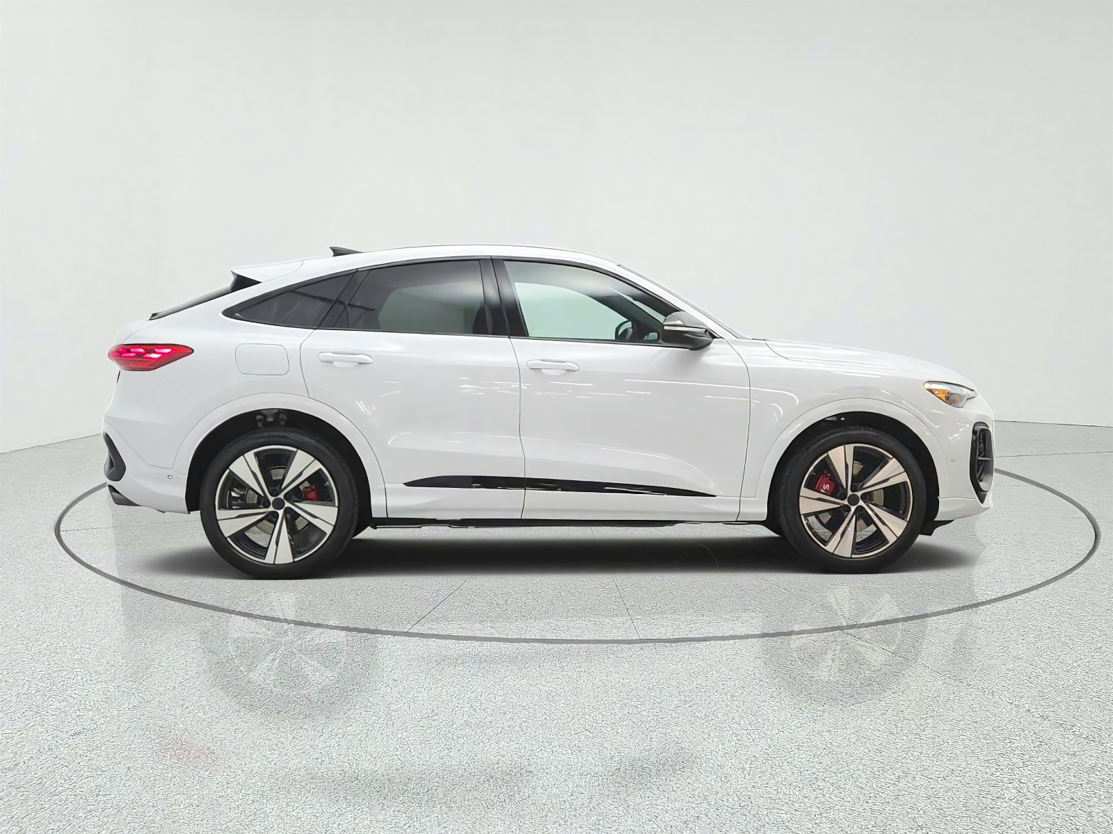 New 2026 Glacier White Metallic Audi Premium Plus 3.0 TFSI quattro image 4