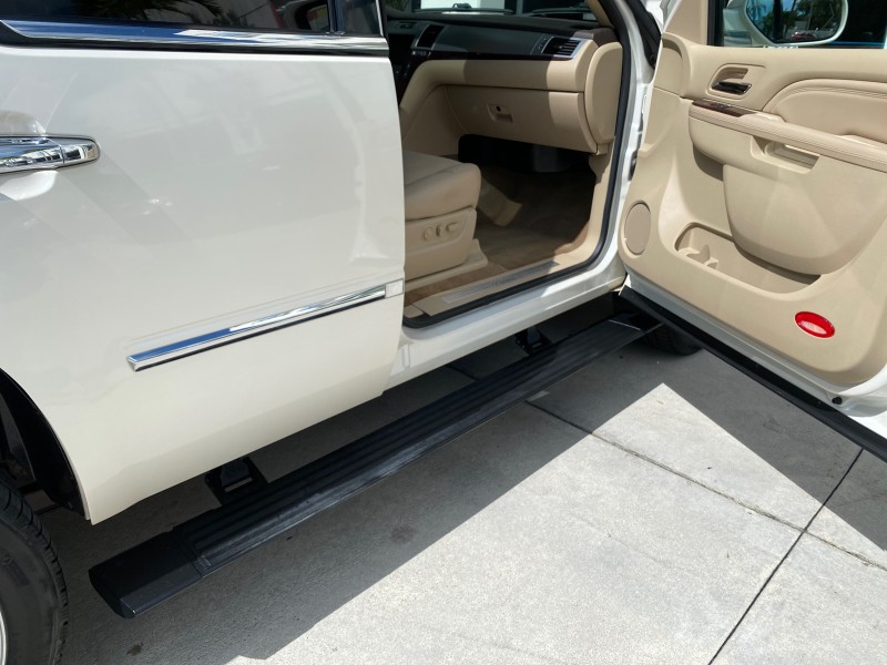 2010 Cadillac Escalade SUNROOF NAV Premium LOW MILES 66,933 in ,