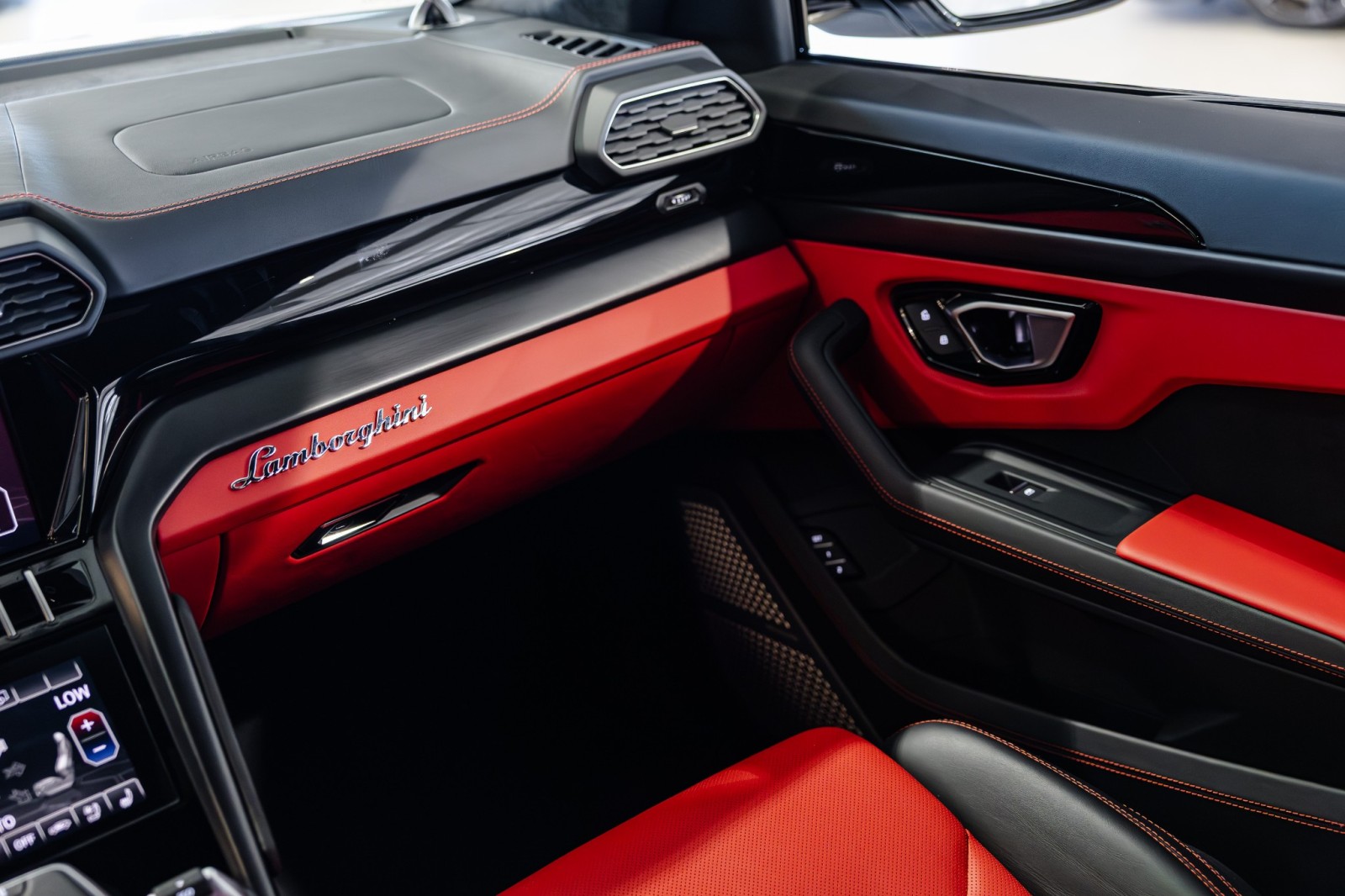 Used Car 2022 Lamborghini Urus  For Sale Under $230,000 In Boerne, Texas