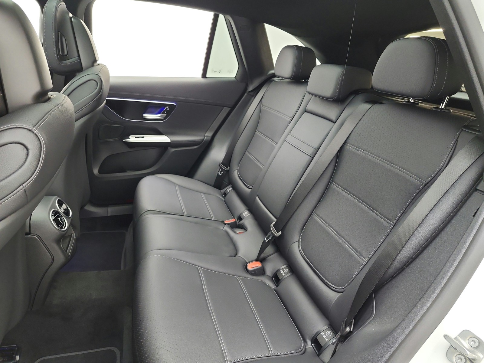 New 2027 Polar White Mercedes-Benz GLC 300 SUV image 11