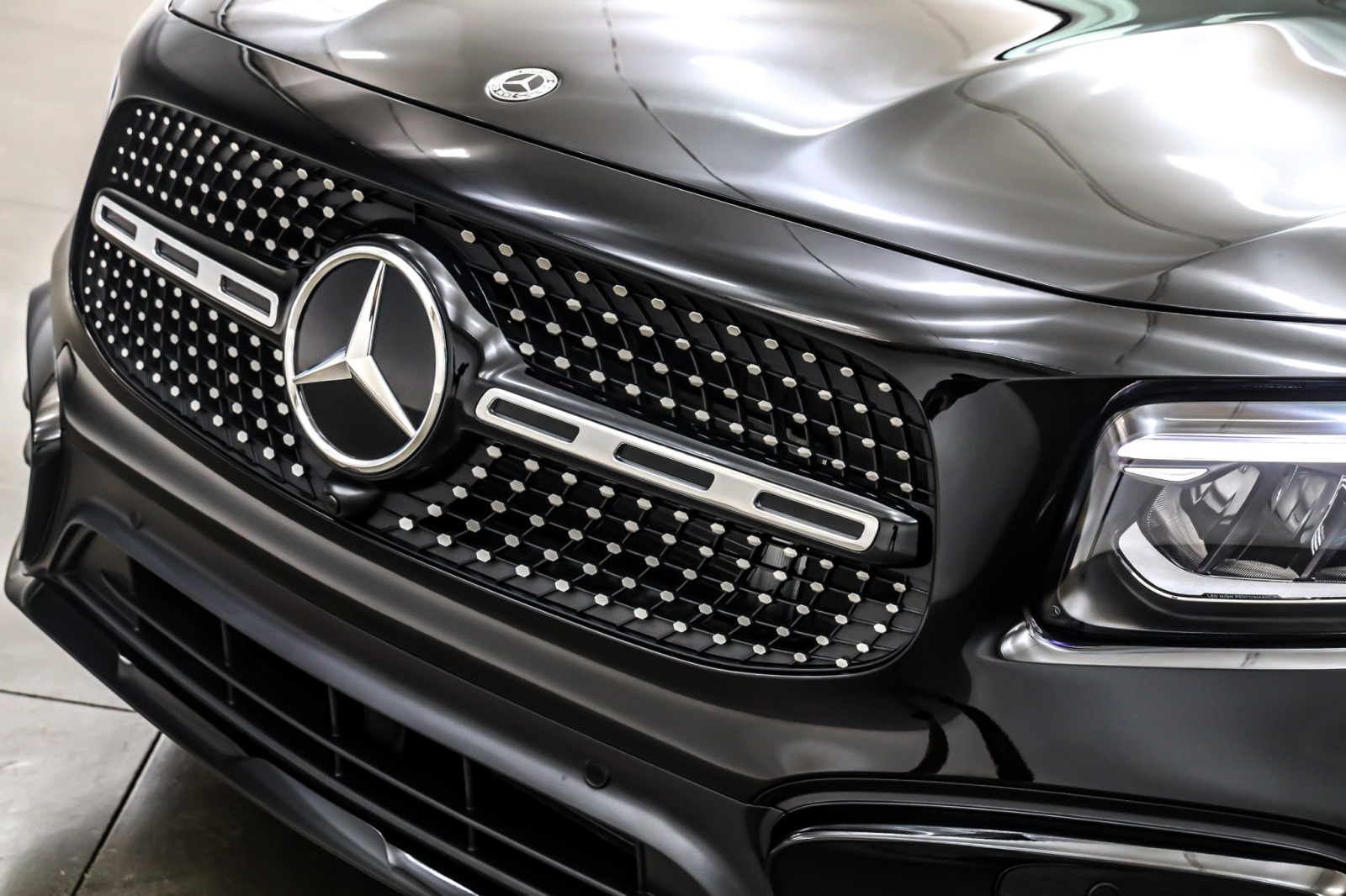 New 2026 Night Black Mercedes-Benz GLB 250 SUV image 13